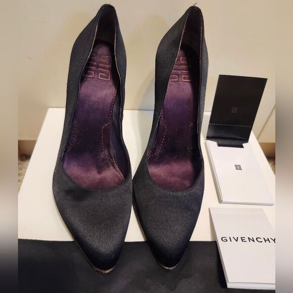 Givenchy Paris Black Peau de Soie Pumps Sz. 6.5 US/37 EU Ret$1175 Made in Italy - Picture 6 of 16